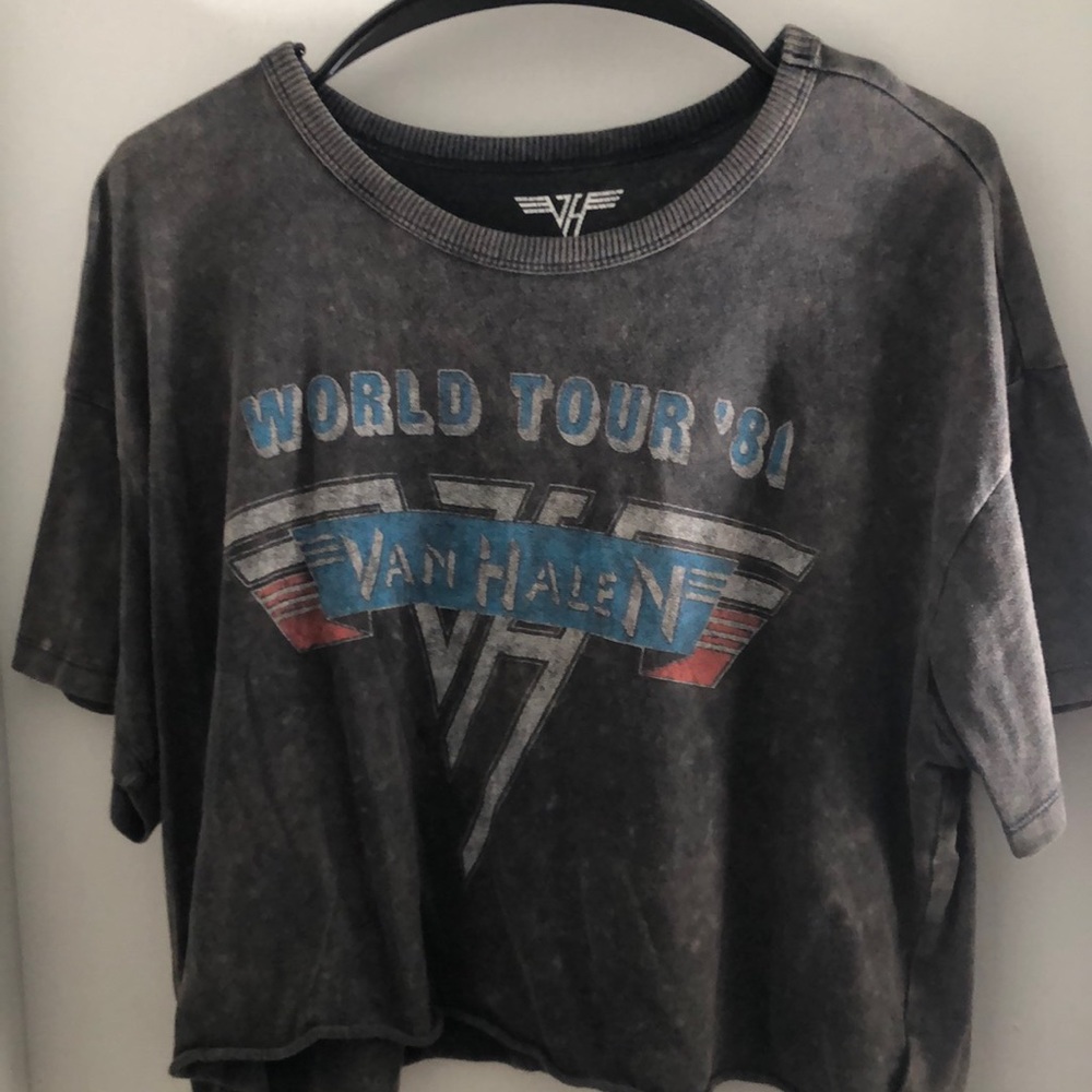 Gray, cropped, Van Halen, L